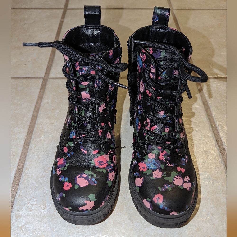 Girls Size 2 Art Class Floral Boot